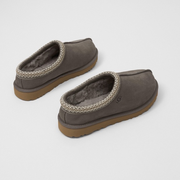 W Tasman Ugg